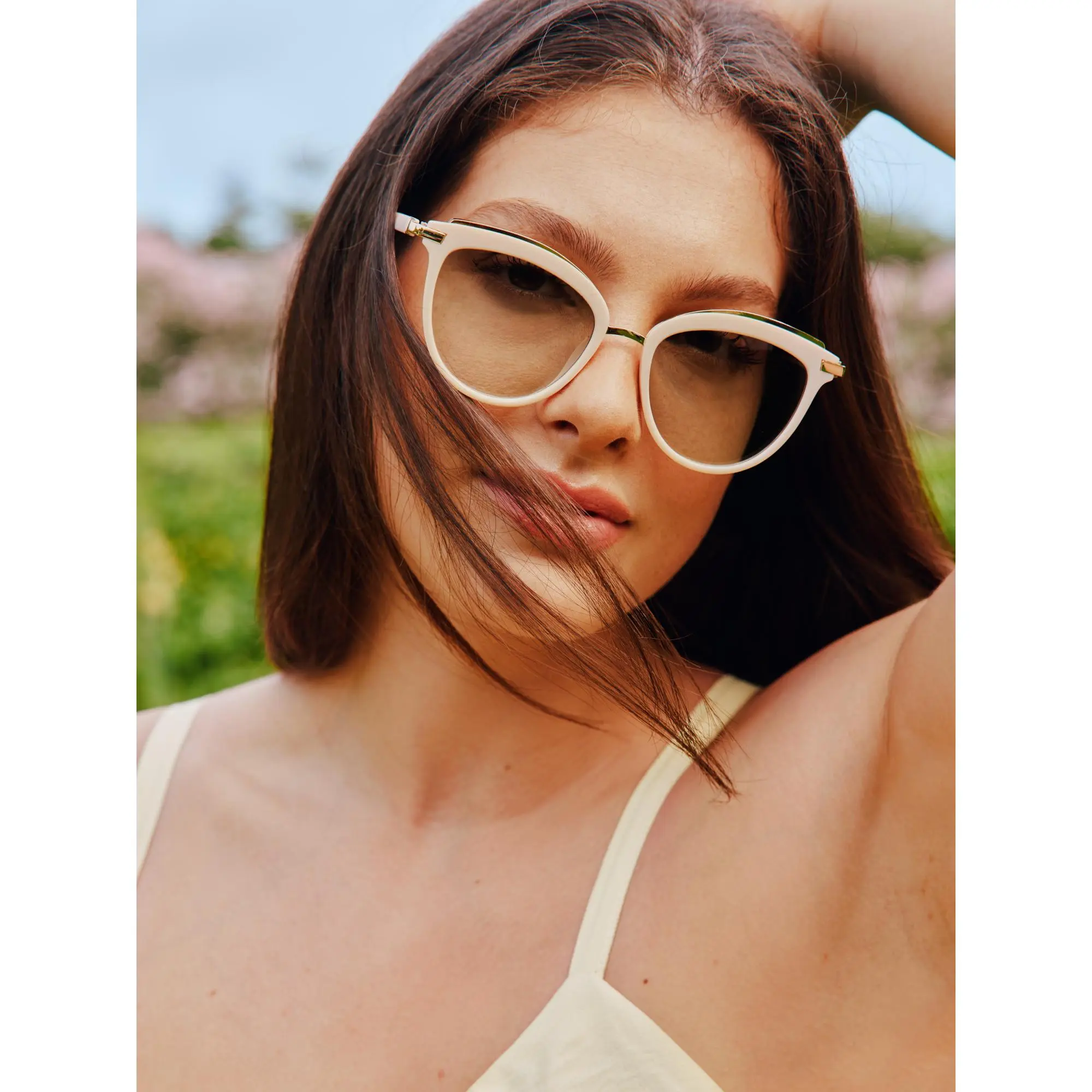BloomChic Women's Casual Stylish Cat Eye Sunglasses with Polycarbonate Frame and Tan Gradient Lenses, Includes Storage Box, Casual Stylish Glasses, Trendy Sun Glasses, Sunglasses For Women, Accessories For Women