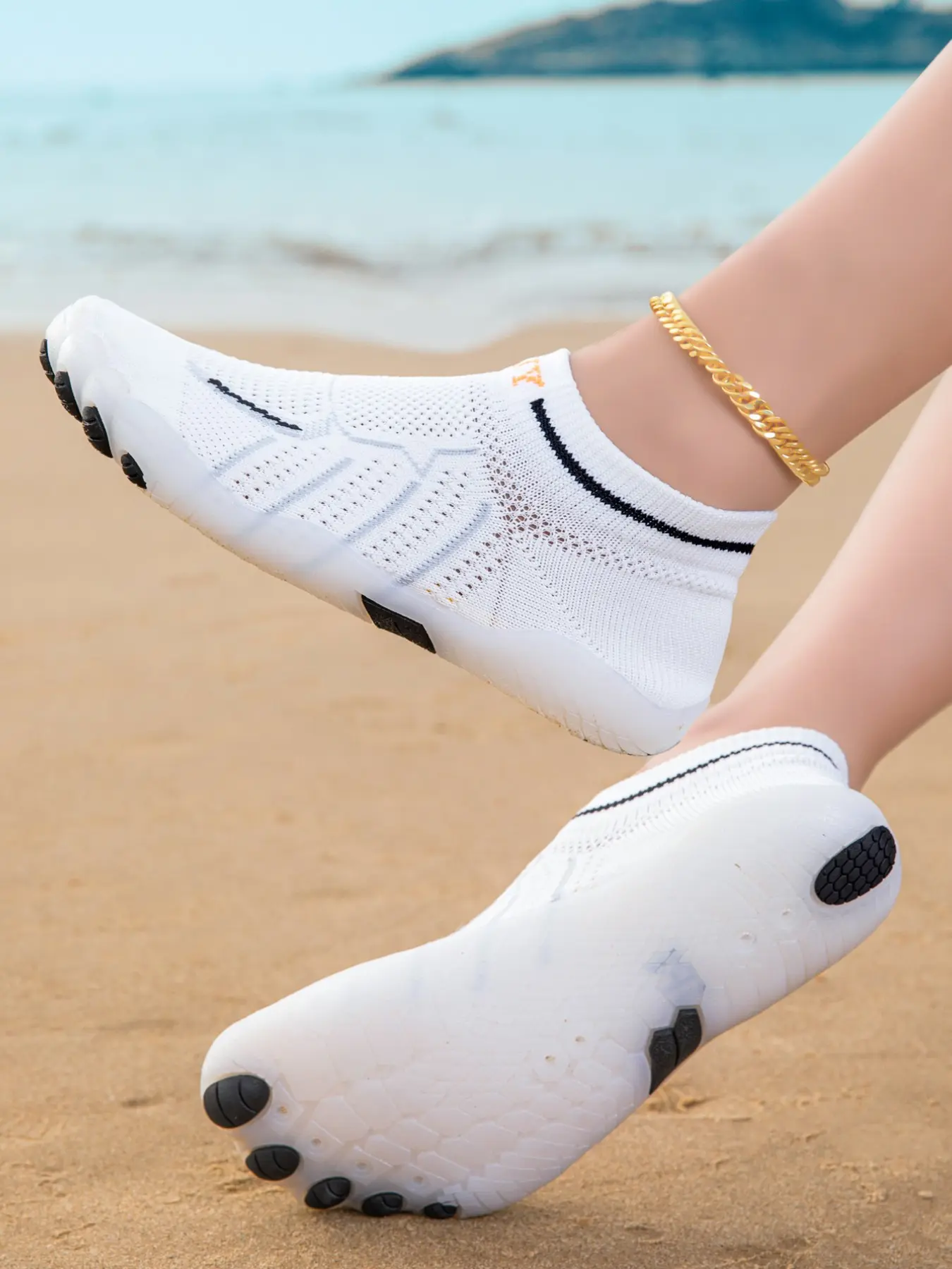 Unisex Lightweight All-Season Outdoor Water Shoes, Quick-Dry Anti-Slip Beach and Hiking Footwear, Breathable and Versatile for All Activities, Athletic Shoe