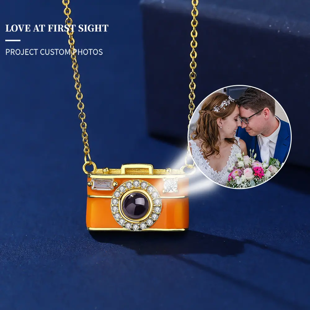 European-American Heart-Shaped Custom Photo Projection Link Chain Necklace - Personalized Memorial Picture Jewelry, Exquisite Jewelry Gift, Personalized Statement Necklace for Women (Christmas, Birthday Gifts)