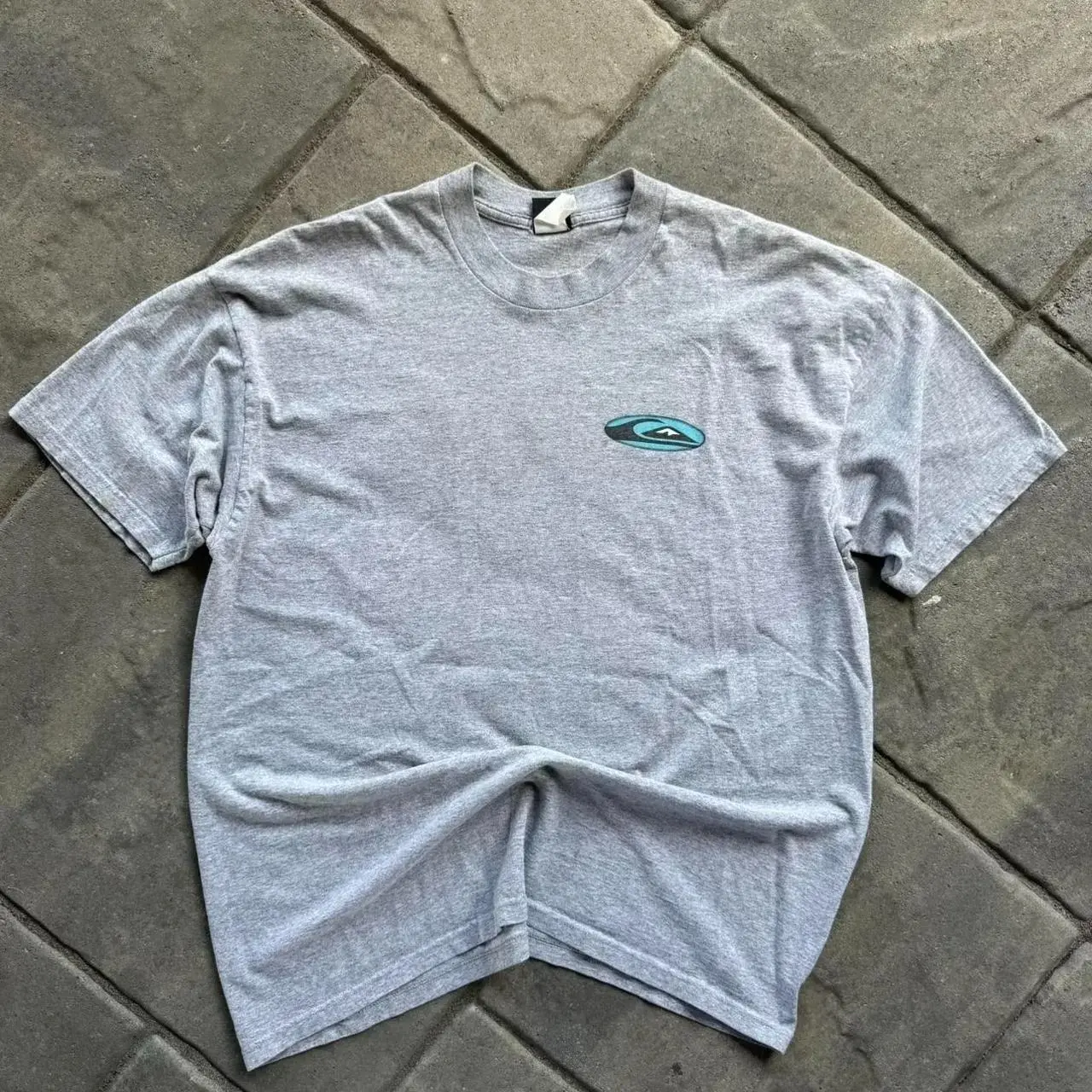 Vintage 90s Quiksilvers Grey Surf Graphic Tee Grail Cotton Crewneck Tee for Vintage Coastal Style and Fall Streetwear, Unisex Crewneck Shirt for Men and Women