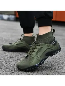 A pair of men's outdoor wading canyoning shoes, breathable and quick-drying mesh, non-slip and wear-resistant, suitable for beach, camping, outdoor and water sports casual wear.