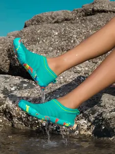 Women's Water Shoes New Beach Training Shoes Soft Comfort Breathable Mesh Fabric Indoor Running Machine Gym Shoes