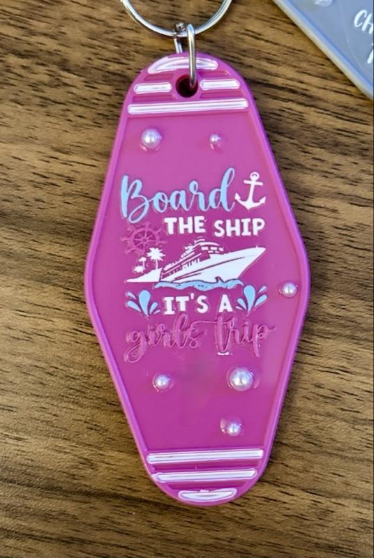 Hotel Keychains - Set of 5 "Girls Trip" with Colorful Designs and Metal Rings for Keychains