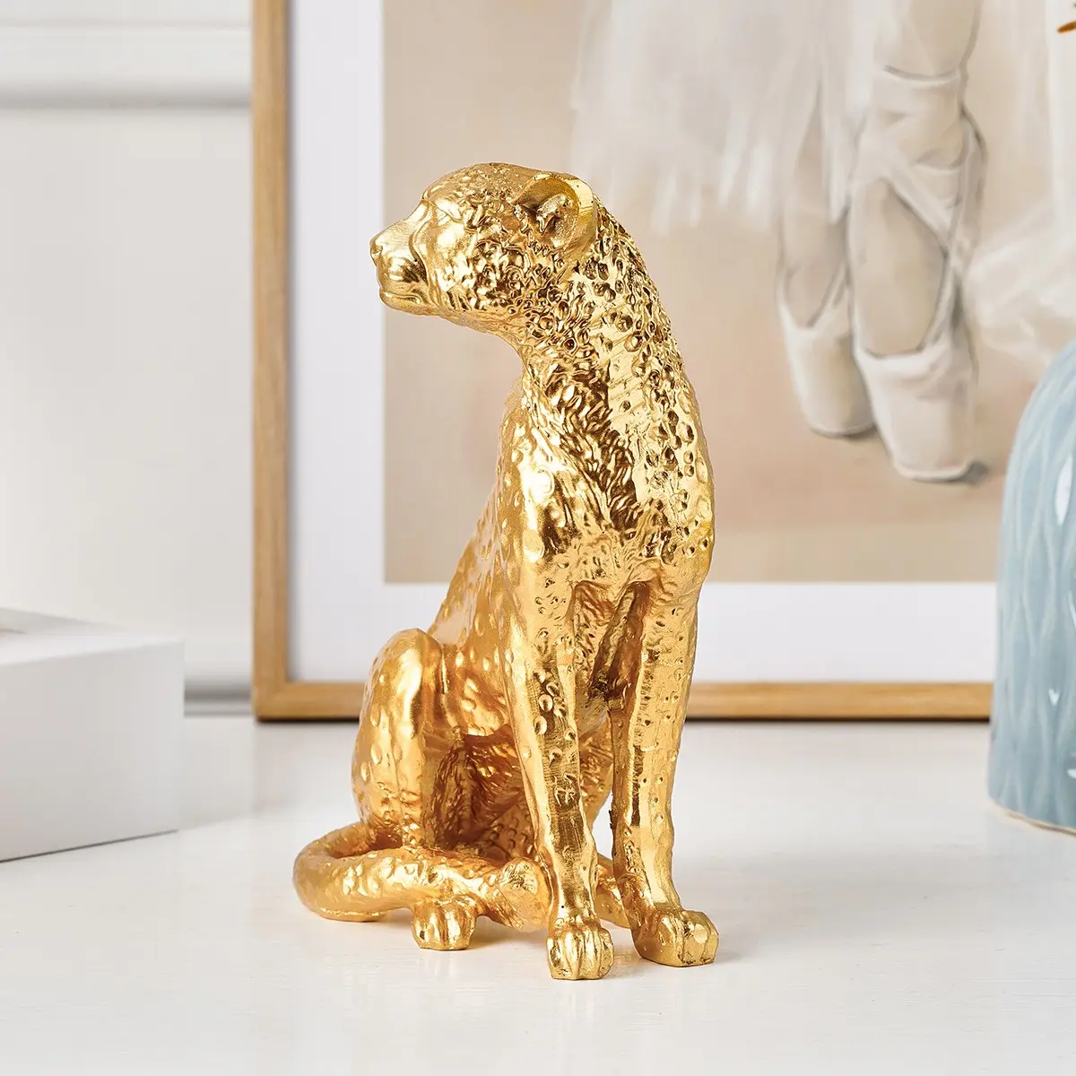 European Vintage Leopard Sitting Decorative Home Ornament, Luxury Resin Indoor Desk Decoration, Living Room, Office, Gift Idea