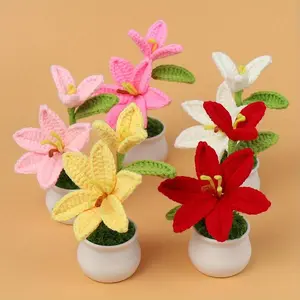Lily Flower Decorative Plant, Mini Artificial Crochet Flower Plant with Pot, Knitted Artificial Flowers, Desktop Ornament for Home Office Car Dormitory Living Room
