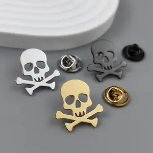 Gothic Punk Style Skull Brooch Pin for Men Women Vintage Halloween Party Accessories Edgy Clothing Jewelry Creative Punk Rock Gifts