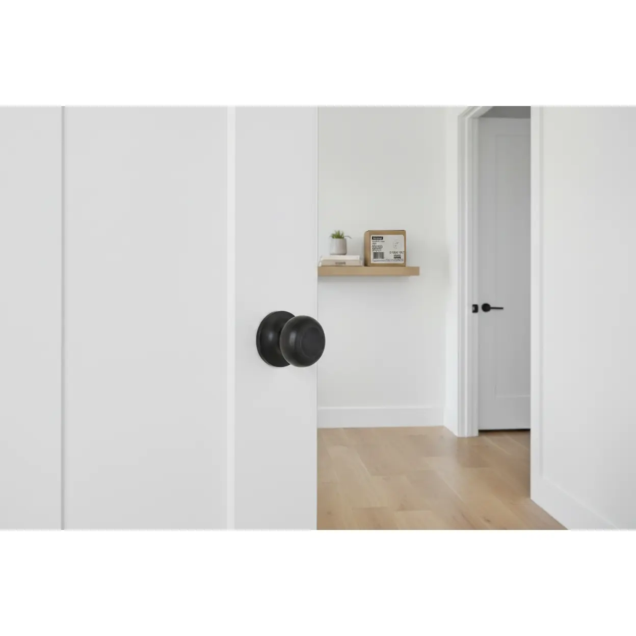 Kwikset Arroyo Dummy Door Knob - Matte Black, Microban Antibacterial Coat, Circular Design, Decorative Handles, Easy Install, Dummy Function, Inhibits Bacteria Growth, For Inactive/Closet Doors, Inactive Doors