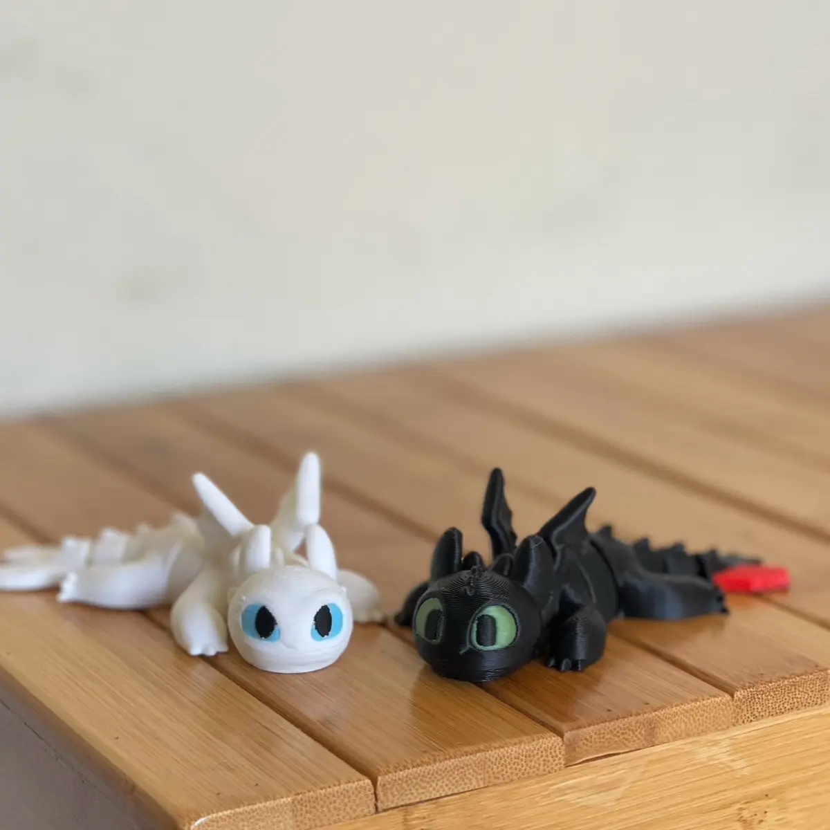 Flexi Fury Dragon Figurines (Black&White)