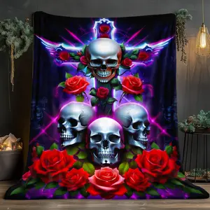High-definition printed blanket, skull and rose pattern. Comfortable and warm flannel blanket, suitable for travel, camping, sofa, living room, armchair and bed. It is a perfect gift for family or friends