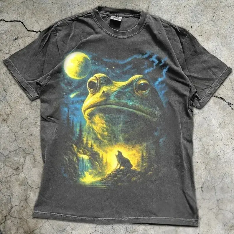 Comfort Colors Frog Howling to the Moon TShirt, 90s Full Moon Animals Graphic Tee, Retro Nature Lover Gift, Cottagecore Forest Pond Life Frogs Shirt - TrendWear USA