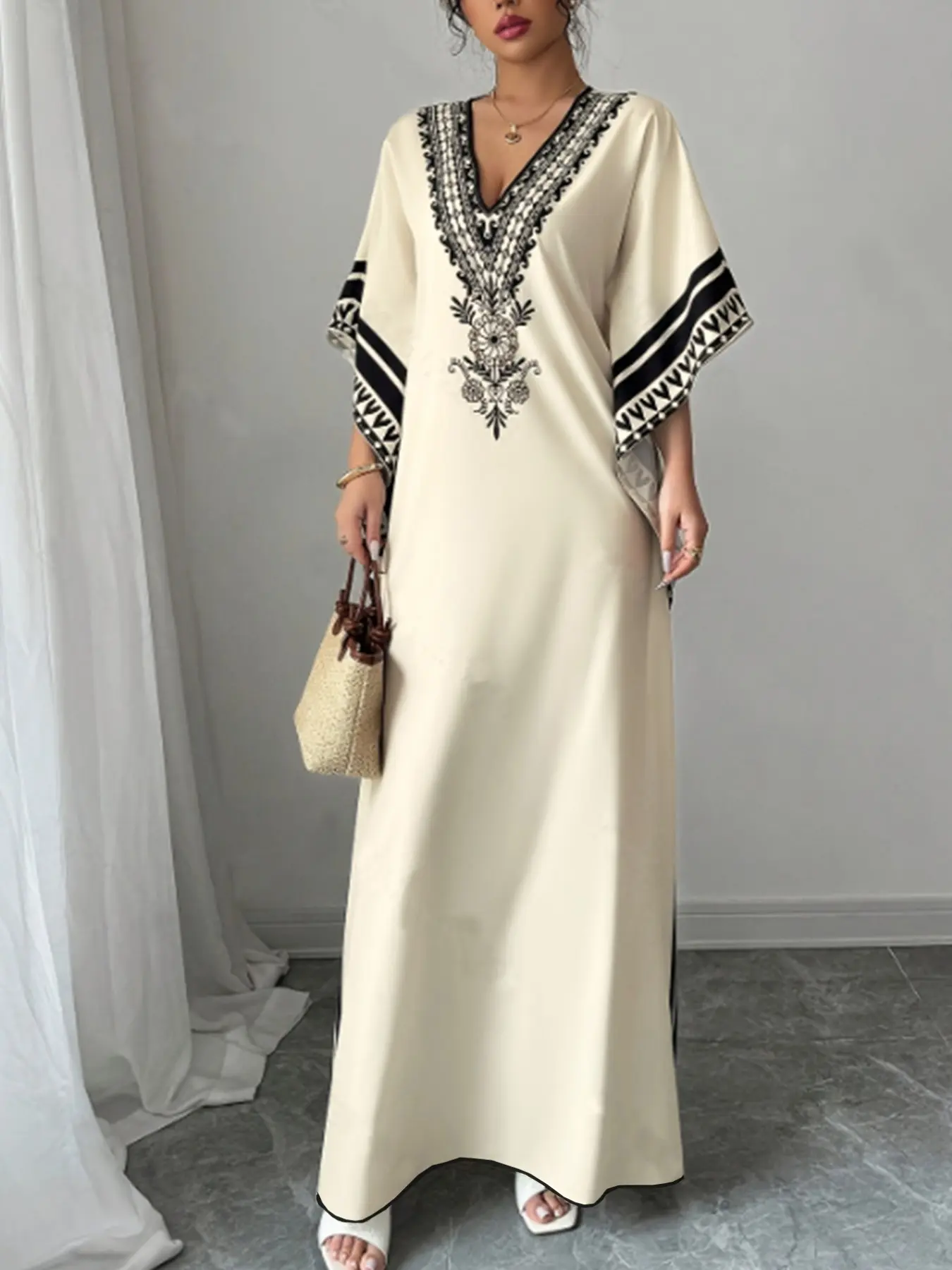 Women's Muslim Fashion V-Neck Batwing Sleeve Long Dress, Caftan, Arabian Dress, Kaftan Dress, Ethnic Pattern Loose-Fitting Dress, Casual Wear, Modesty Muslim Clothing, Modest Clothes, Women's Gowns for All Seasons
