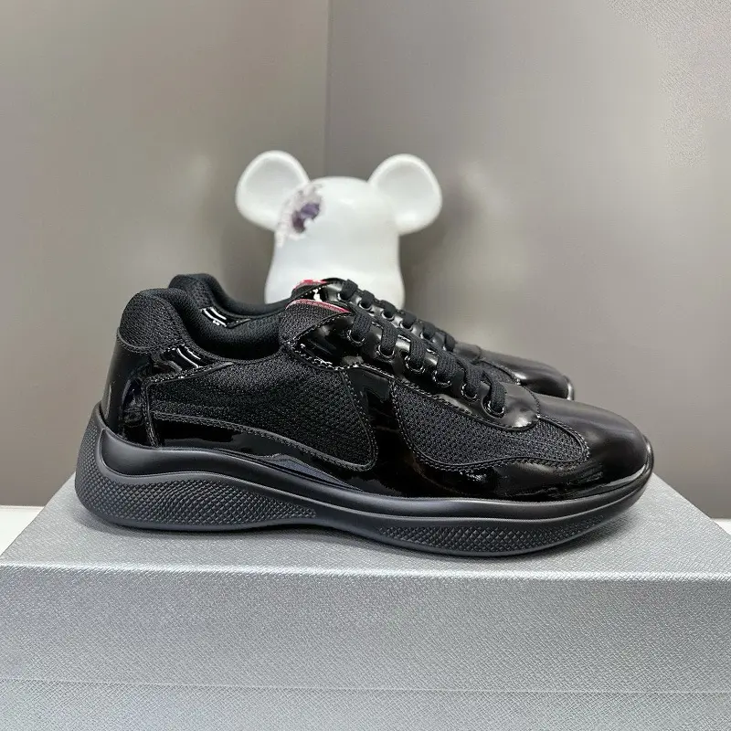 Americas Cup round-toe versatile running shoes, genuine leather flat shoes, high-quality patent leather shoes.