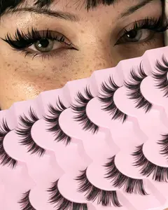 "Fox-eye" style false lashes—exquisite and lightweight, featuring synthetic fibers and a soft lash band.