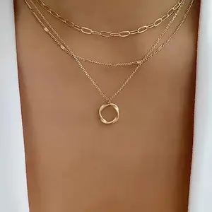 Thick chain round pendant necklace, fashionable alloy necklace, hip-hop style, female metal necklace, Valentine's Day fashion minimalist style.