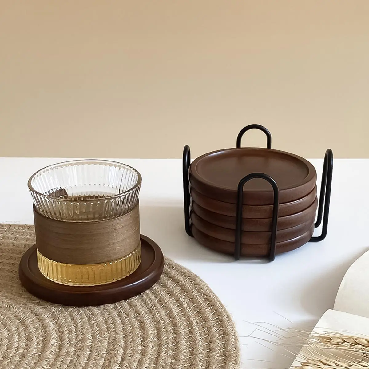 Wooden Kitchen Coasters for Drinks, 1 Set of Round Heat-Resistant Cup Mats, Coffee Table Mats, Household Decorative Coasters for Kitchen, Dining Room and Office