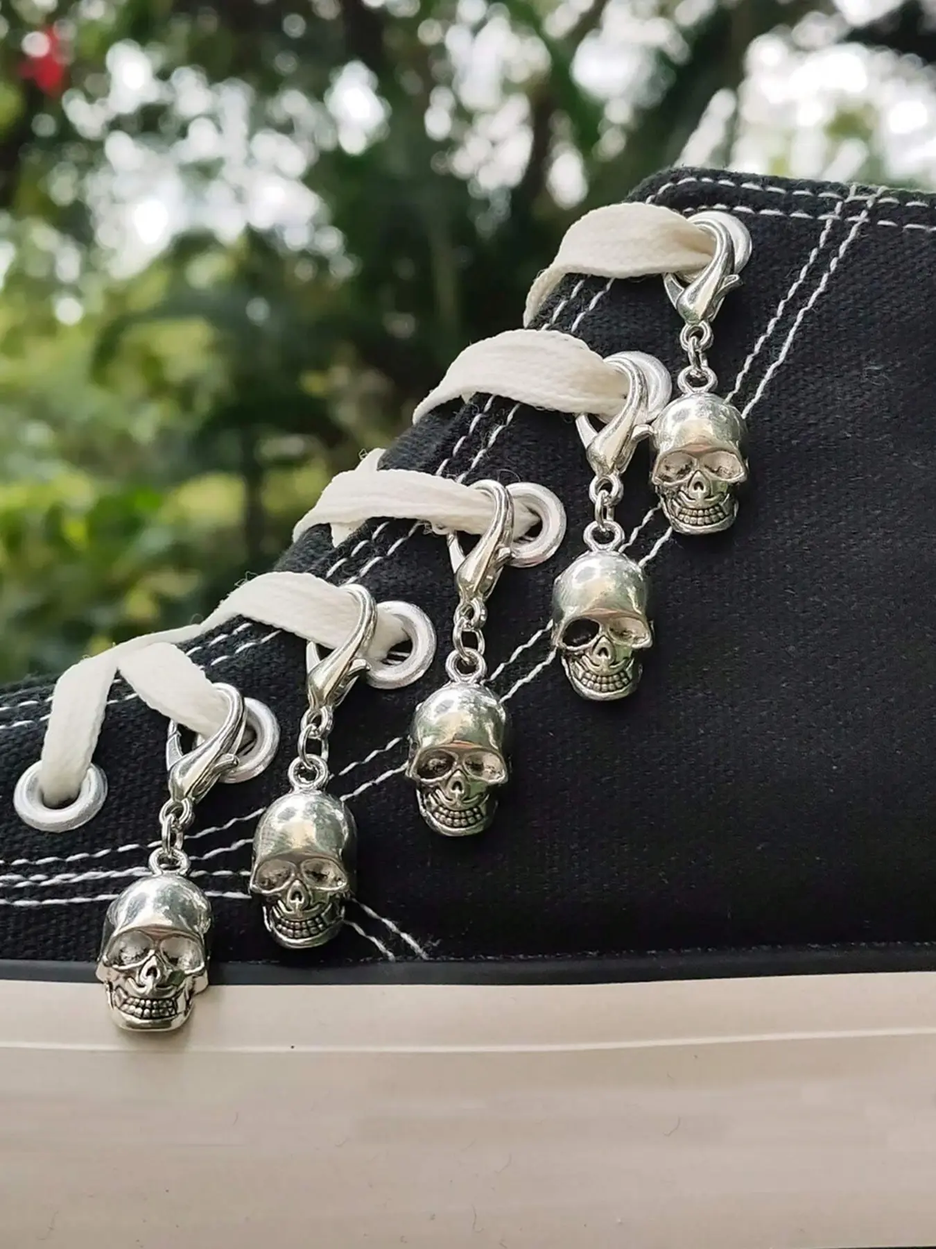 5pcs Skull Design Shoe Charms, Detachable Easy Attachment DIY Boot Decorations, Halloween Party Decorative Shoe Accessories, All Season Casual Style Shoes Decoration, Shoe Clips, Shoe Charms Set