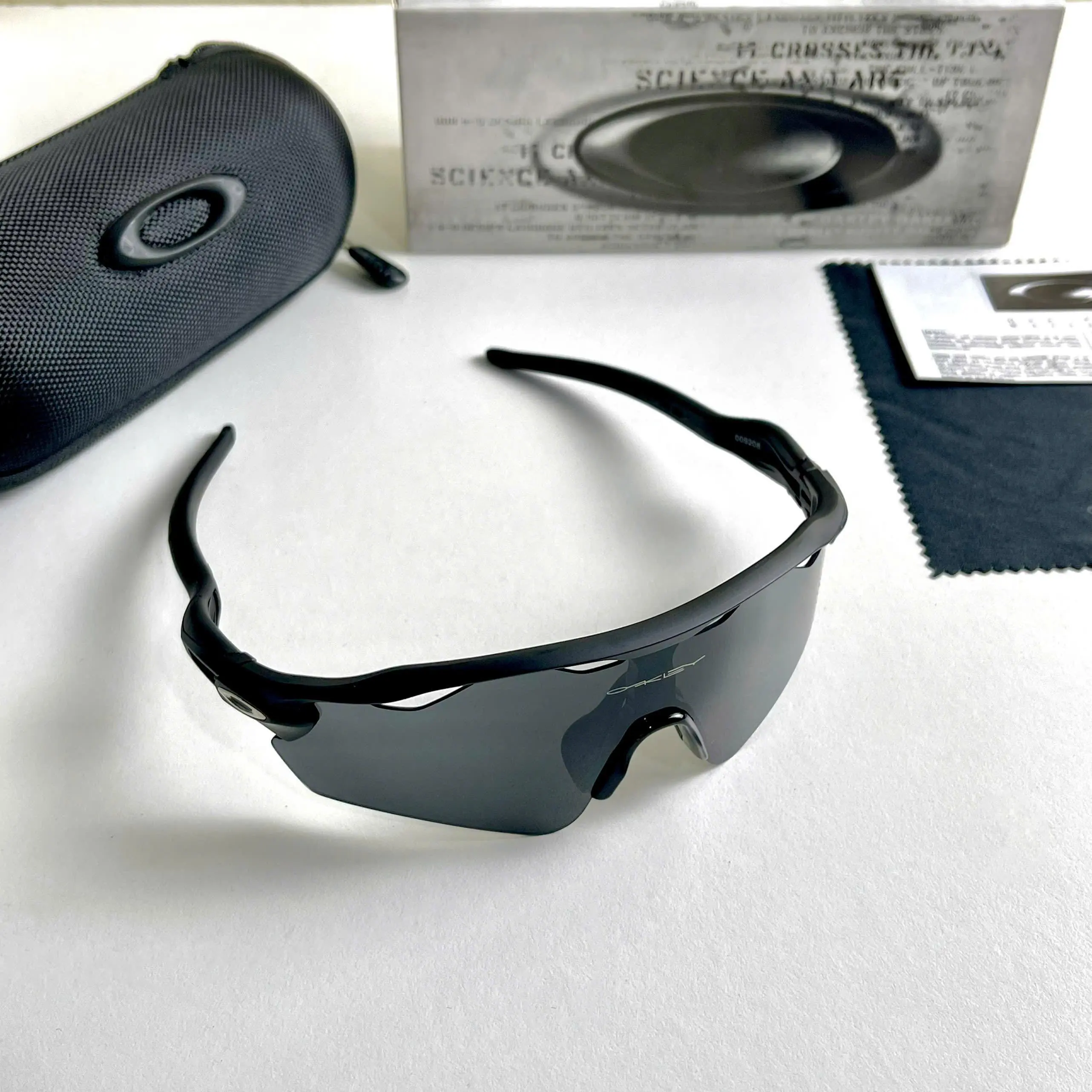 Oakley Cycling Sunglasses Shield Frame UV Protection Outdoor & Running Sports Eyewear