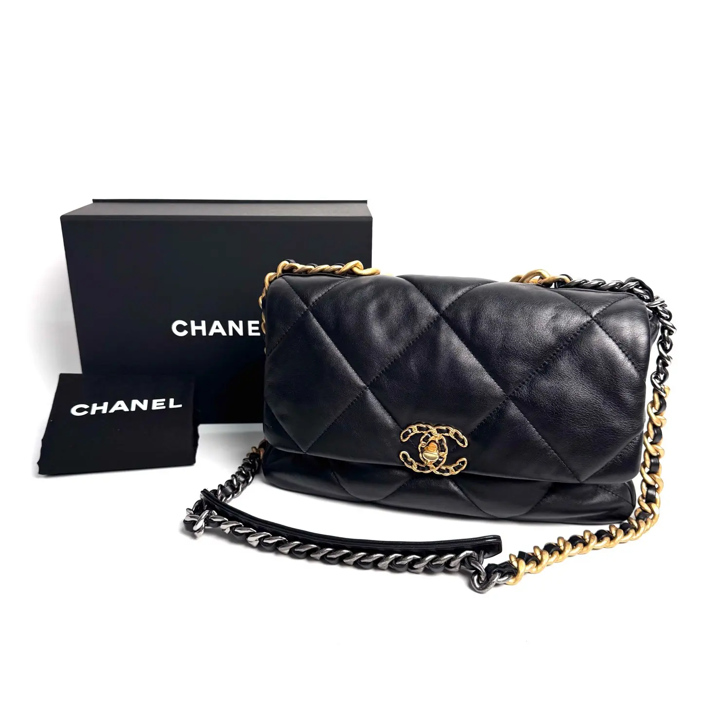 Pre-owned CHANEL 19 Black Lambskin Large Quilted Chunky Chain Tote Bag Microchipped Base Length Approx 30cm Item No.N23670402