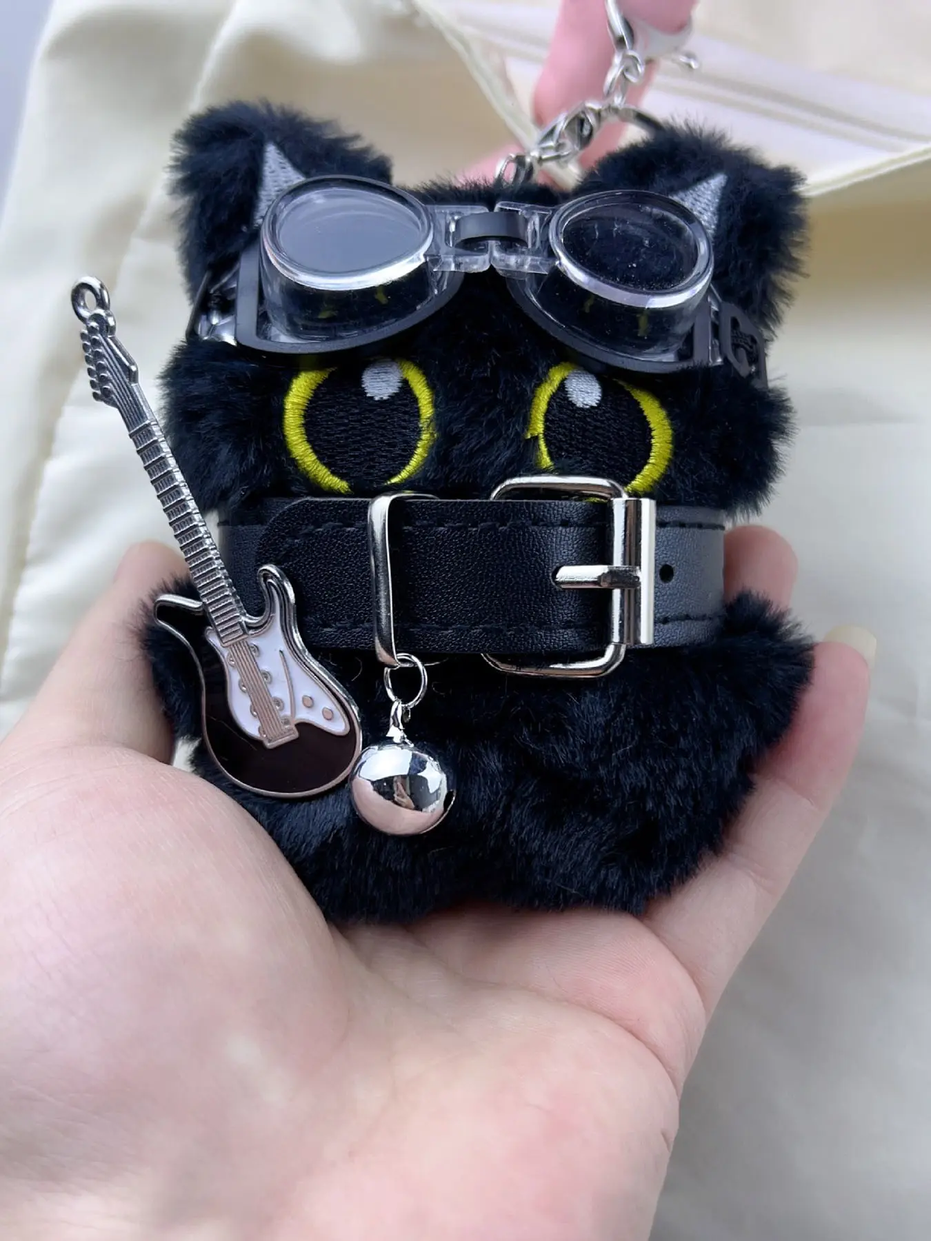 Cute Cat Design Plush Fluffy Keychain, Punk Style for Women & Men, Trendy Fuzzy Aesthetic Accessory for Daily Use, Birthday Gift