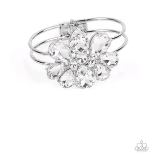 DAUNTLESS is More -White