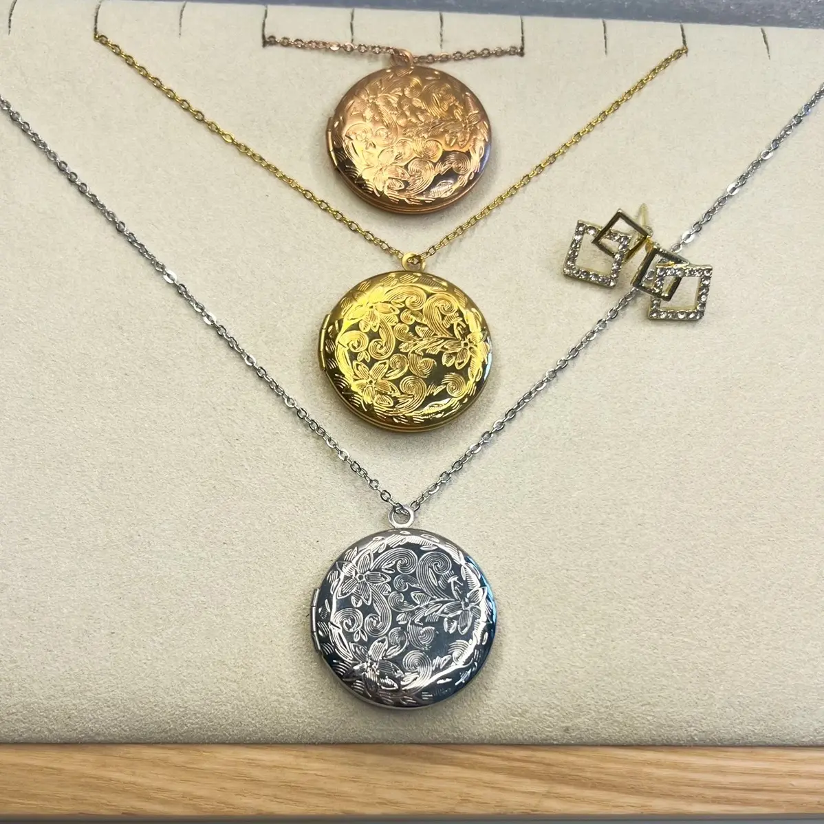Photo locket necklace heart necklace