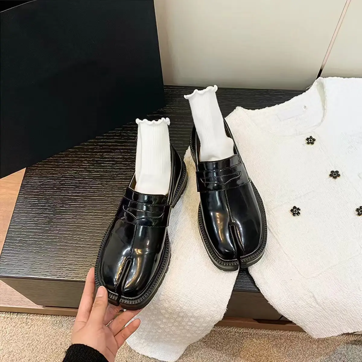 Elegant Split-Toe Loafers, Tabi Inspired Slip-On Shoes, Soft and Durable Footwear, Ideal for Office Commutes and Casual Outings,party banquet office，new thick-soled men，large size men business style solid color loafer