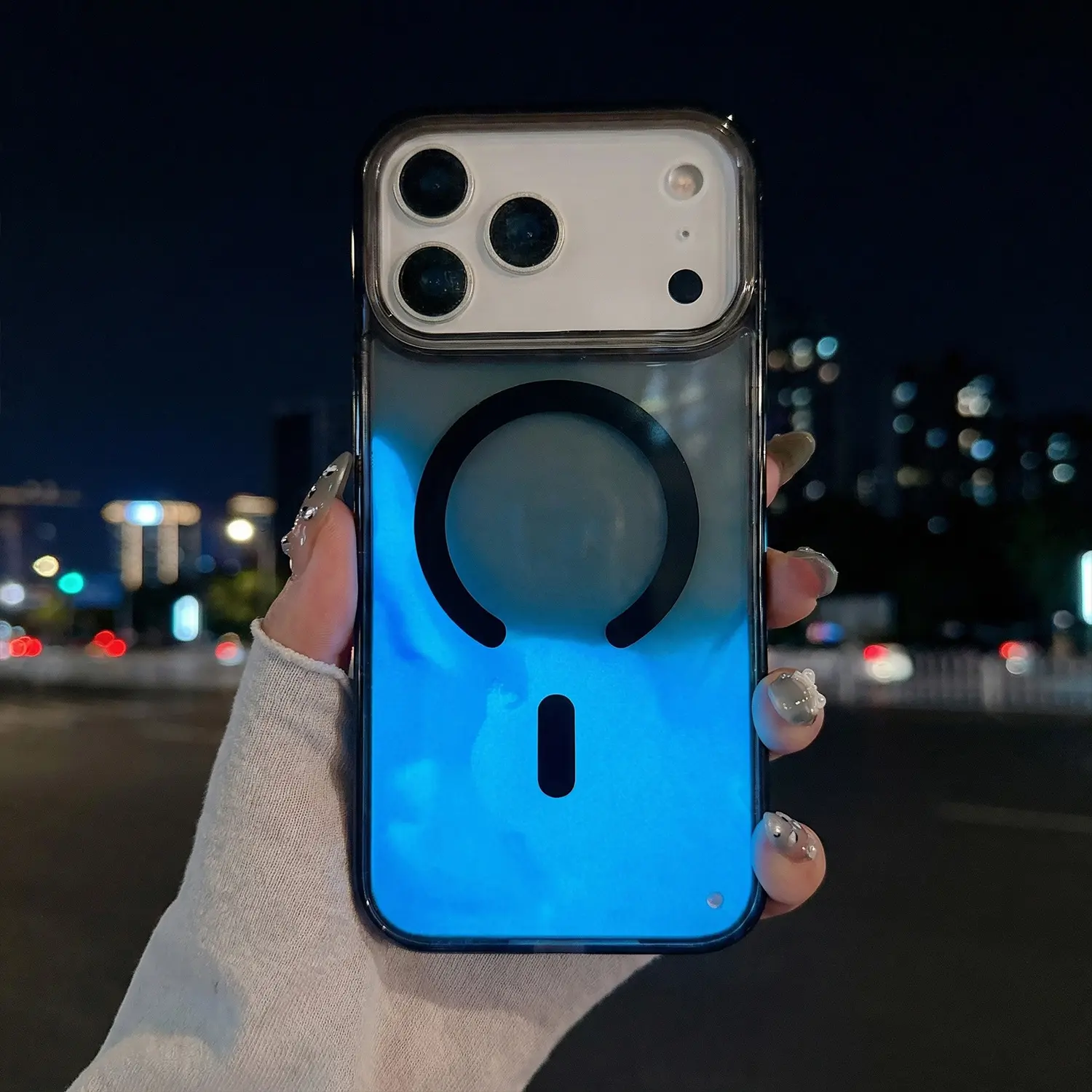 Glow-in-Dark MagSafe Magnetic Quicksand TPU-PC Protect Cover for iPhone Series (Pro Max Line, 17/16/15/14 Plus/13 Pro) - Multi-Model Luxury Protective Case with Luminous Liquid Sand Effect, Unique Eye-Catching Design for Men