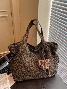 Fashionable Large Capacity Leopard Print Hobo Crossbody Bag for Women, Stylish Shoulder Bag with Cute Charm, Perfect for Moms