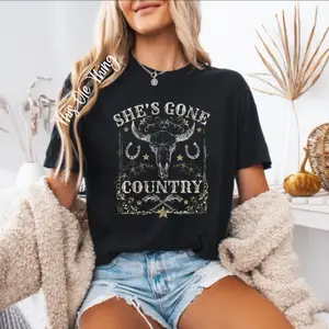 She's Gone Country Women's T-Shirt - Black Graphic Tee with Bull Skull Design vintage Casual Top
