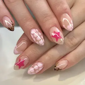 Red star nail art short almond-shaped reusable false nails French leopard print wearable nails
