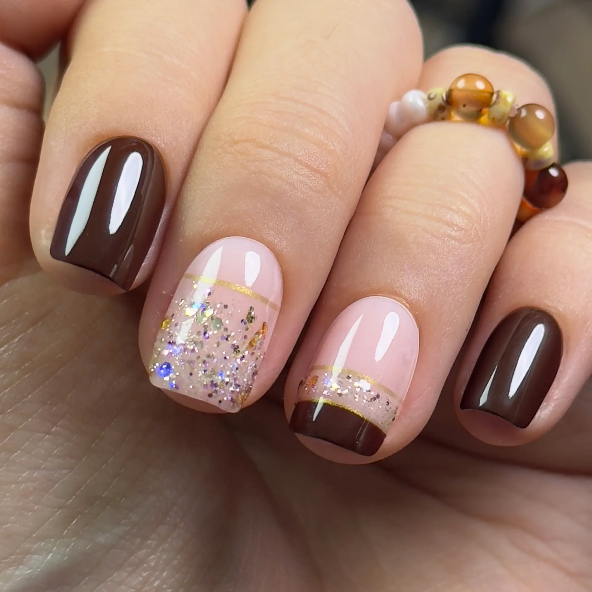 Black and Gold Lines Glitter Press On Nails | CurvLife Nail | 24pcs Medium Oval Fake Nails | Glossy Finish with Shimmery Accents & Elegant Stripes | Easy to Apply, Comfortable & Long-Lasting | Ideal for Daily Wear, Business Dinners, Galas & Stylish Events