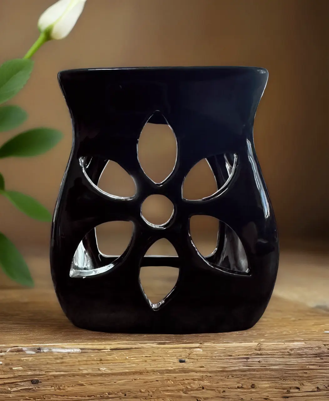 Ceramic Wax Melter with 6 Heart Shaped Tealights for Home Décor Ceramic Wax Melter with 6 Heart Shaped Tealights for Home Décor