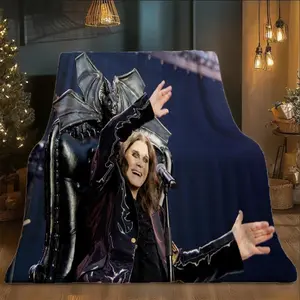 【 JIT 】 A Dark Prince OZZY flannel blanket - super soft and comfortable, suitable for sofas and beds, all season use, 100% polyester material, machine washable, embellishes the room, enhances the home atmosphere, Cozy Blanket Throw