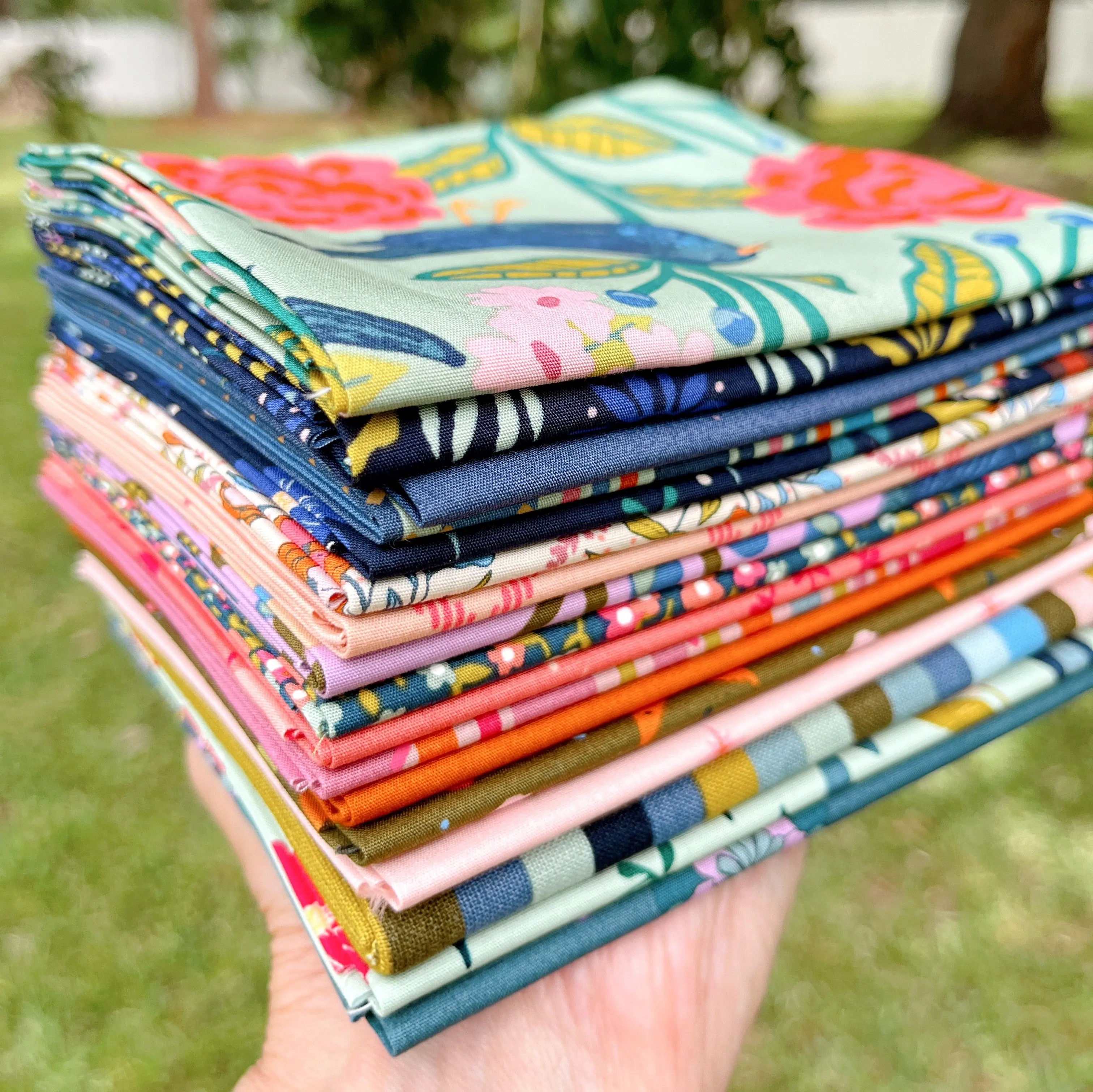 Starling Fabric Stash Fat Quarter Bundle, Flower-Printed Textiles for Outdoor Sewing Projects, Flowers