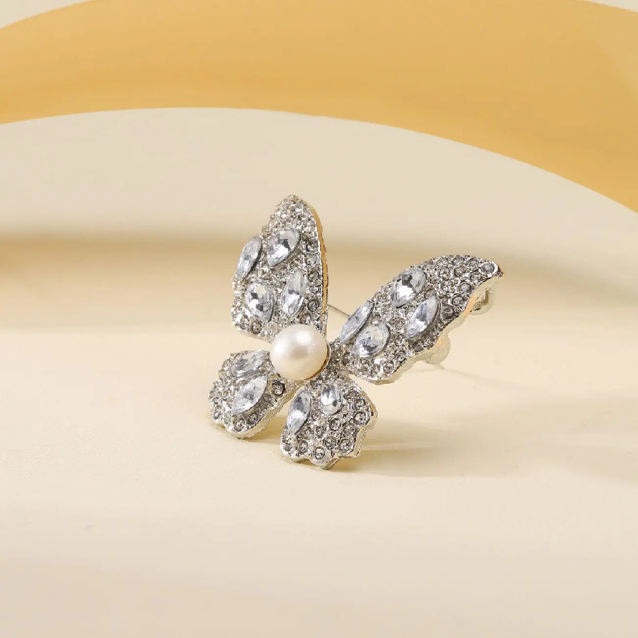 Sparkle Rhinestone Butterfly Natural Freshwater Pearl Brooch