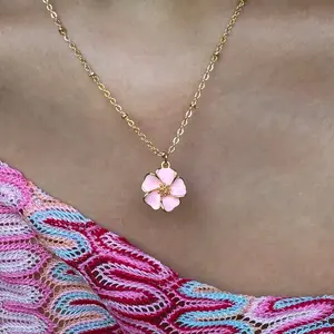 EVRY JEWELS Gold or Silver Plated Women's Hypoallergenic Honolulu Necklace