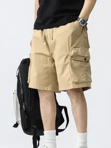 One men’s outdoor streetwear cargo shorts with multiple pockets