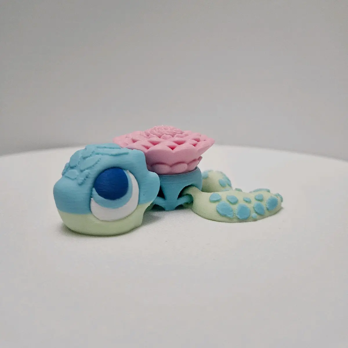 Blossom the Turtle – Articulated Flower Shell Turtle Toy in Pastel Blue & Pink Cute Animal Design