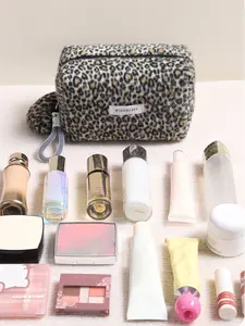 Plush Leopard Print Cosmetic Bag with Heart Zipper Decoration, Portable Large Capacity Handheld Makeup Bag, Washable Storage Pouch Wallet