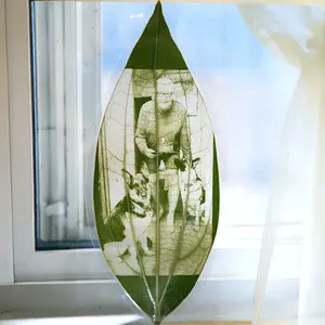Custom Leaf Carving｜Photo Engraving on Real Leaf Unique Gift Handmade Art Holiday Gift Birthday Surprise Home Decor Custom Leaf Portrait Keepsake for Dog Cat Lovers