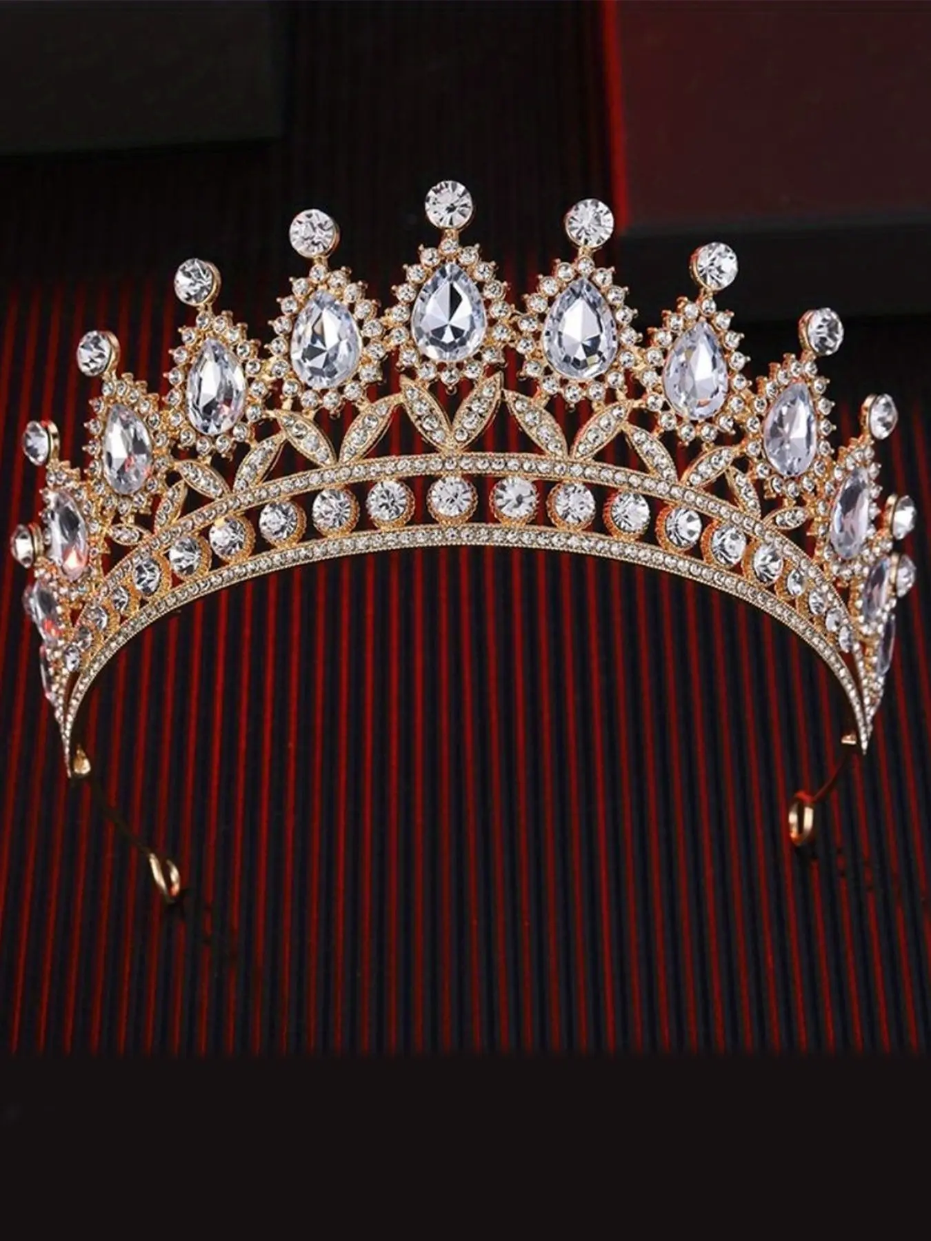 Elegant Crystal Crown Headpiece, Perfect for Weddings Parties Events, Sparkling Bridal Hair Accessory for Special Occasions Wedding Hair Accessories