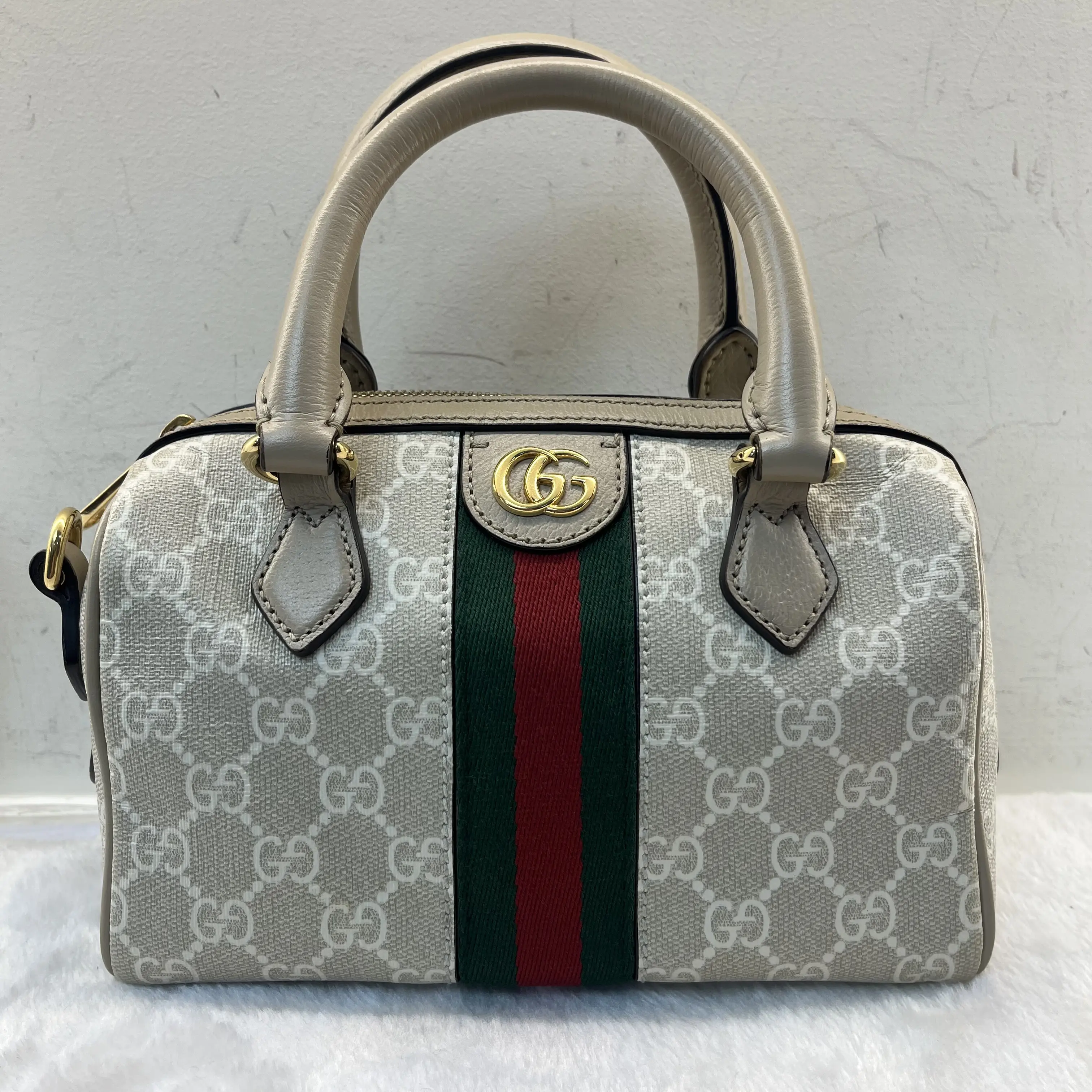Pre-owned GUCCI Canvas Shoulder Bags Ophidia Beige Checked Coated Shoulder Bag T10420666