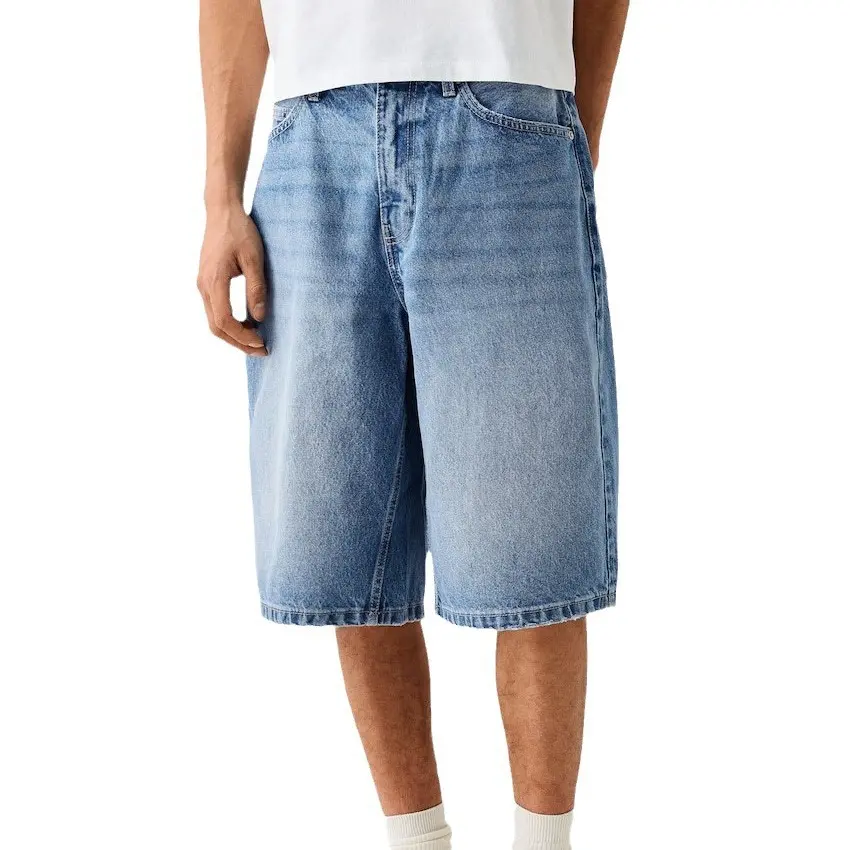 Men’s light wash loose-fit denim bermuda shorts, casual baggy jean shorts