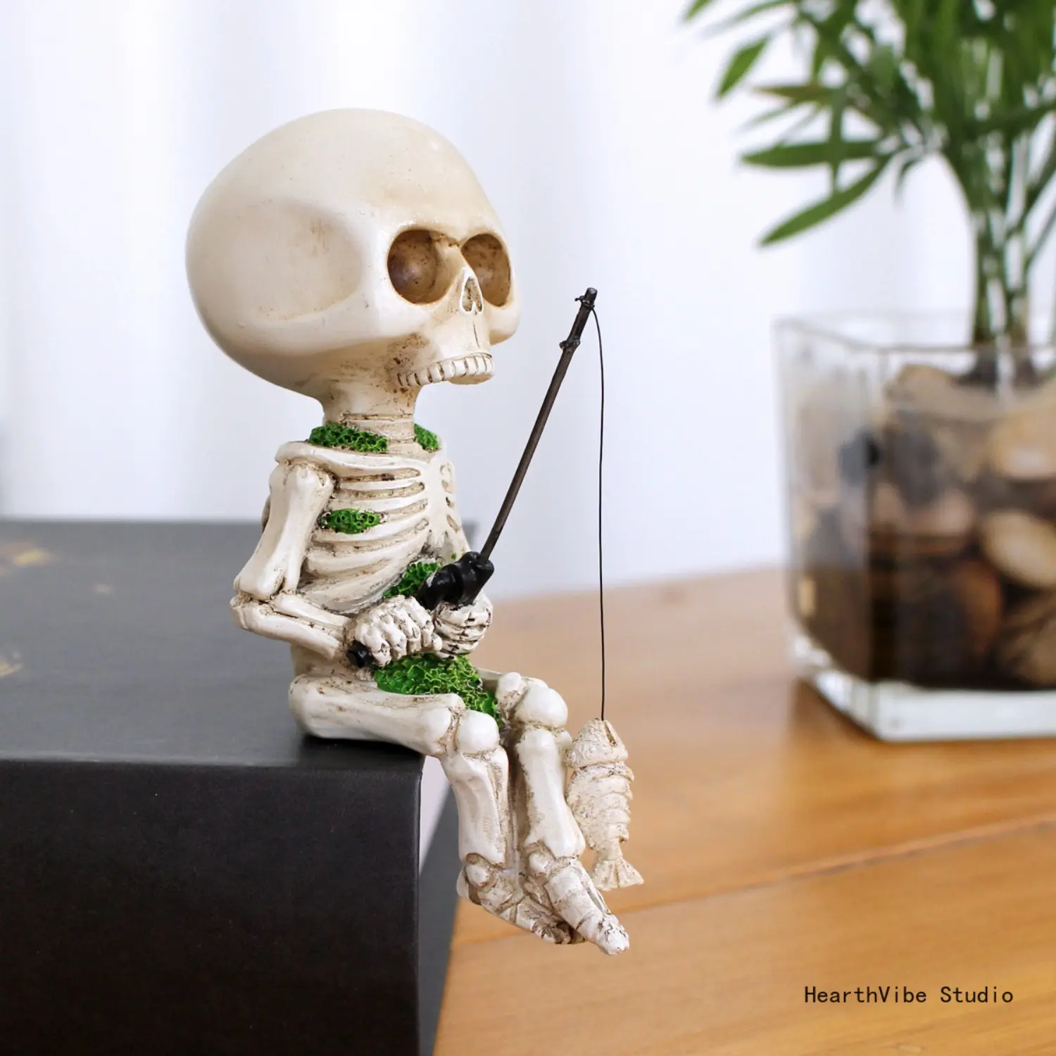 Halloween Fishing Skeleton Resin Figurine - Exterior Decorative Statues, Fishing Skull Ornament for Spooky Atmosphere, Camping Hiking Hammock Accent