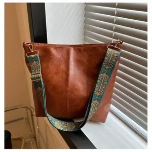 This Year's Popular Bags For Women: Large-Capacity New Style Fashionable Wide-Band Messenger Bags, Niche Popular Tote Bags