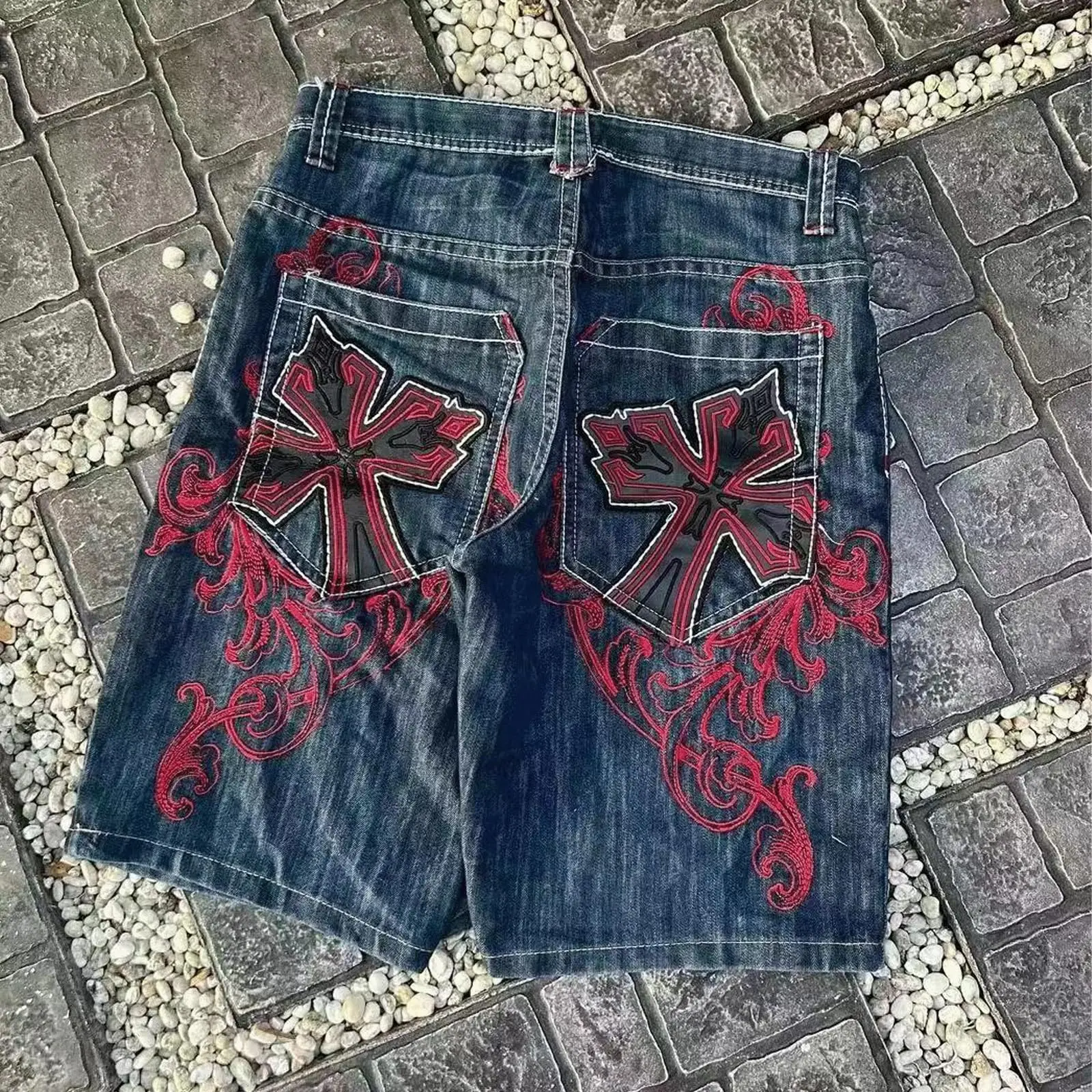 90s Retro Loose Fit Knee Length Denim Shorts, Gothic Cross Applique Red Scroll Embroidery Baggy Jean Jorts, Y2K Punk Hip Hop Street Skater Casual Bottoms for Men Menswear Pockets
