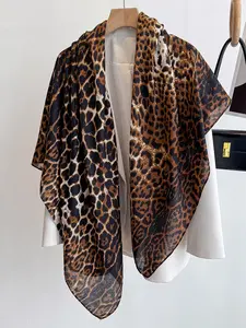 Fashion Leopard Print Scarf, Polyester Shawl, Multifunctional Neck Gaiter, Travel and Date Decoration, Stylish Accessory for Women