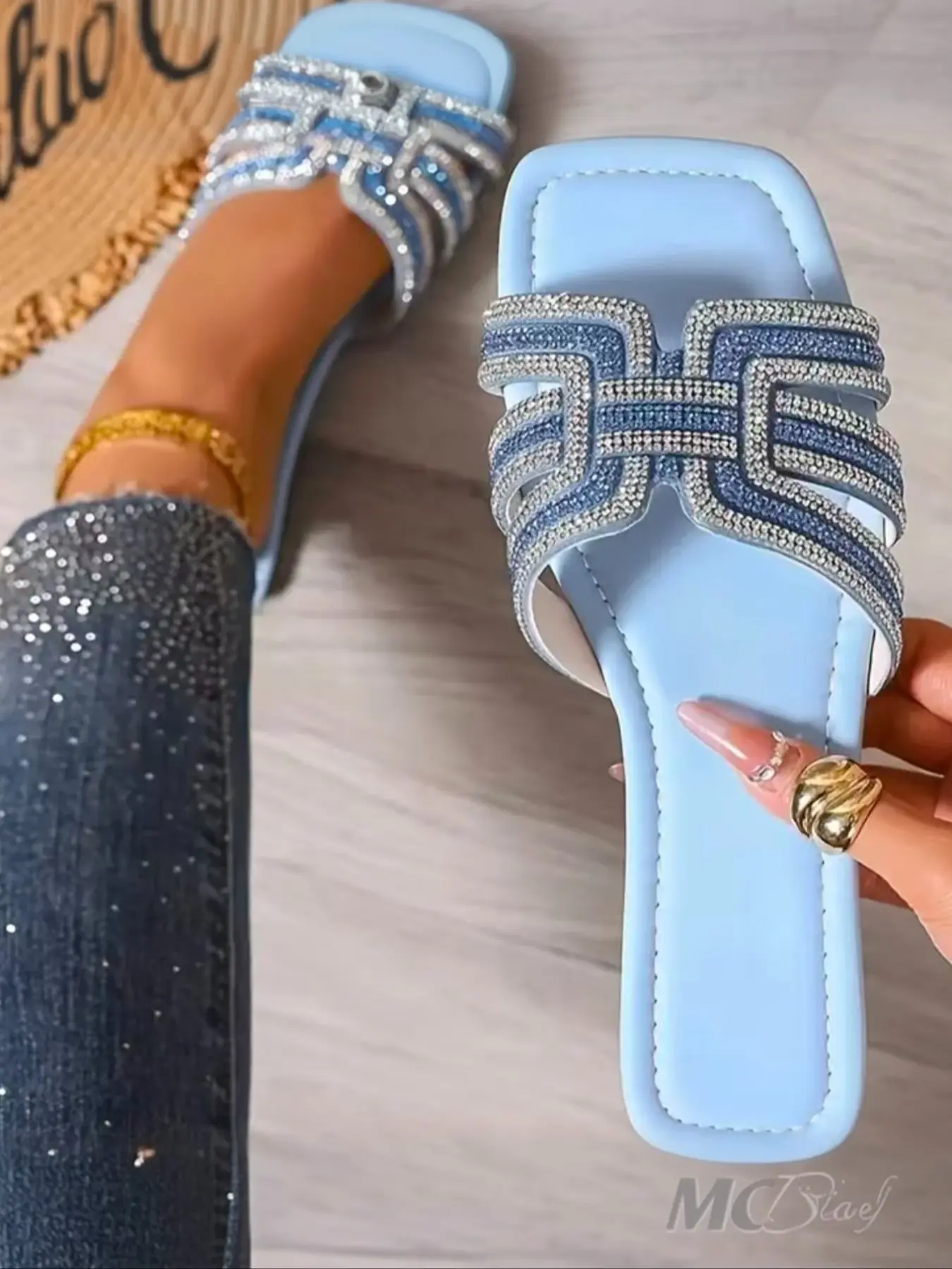 Women's Summer Flat Sandals, Glitter Decorated Sandals, Rhinestone Water Drill Multi-Color Beach Slippers, Lightweight Comfort Fashion Shoes, Baroque Style, Fashionable Flat Sandals, Trending Sandals, Embellished Sandals