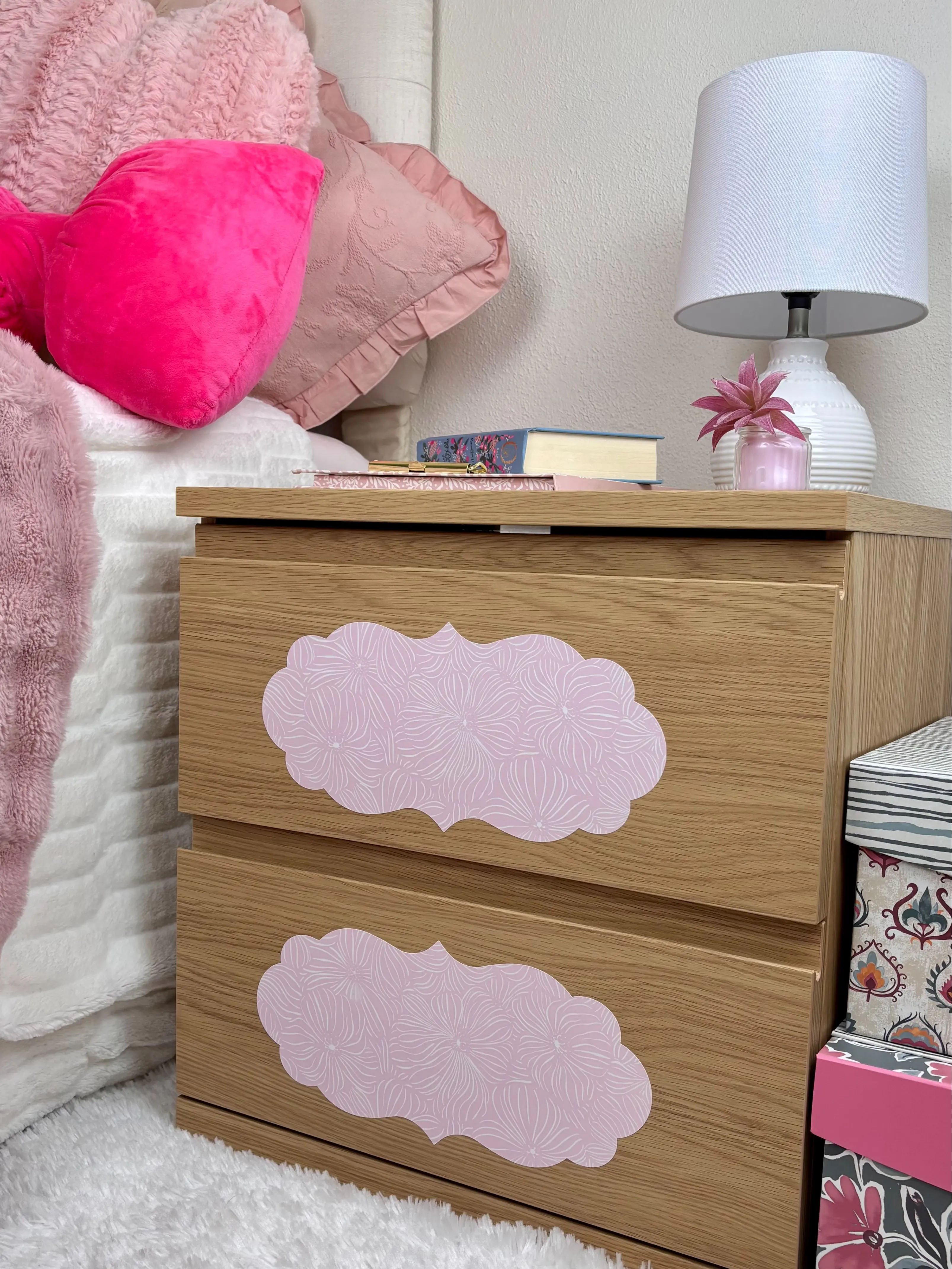 Zaia Lee Collection - set of 18 (4 lg, 4 sm, +10 minis) textured, peel & stick decals