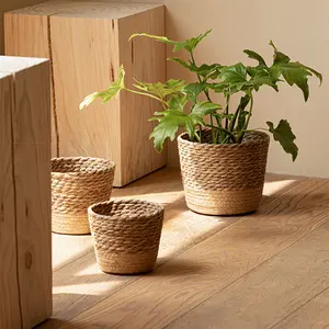 Nordic Style Natural Seagrass Woven Planter Basket Breathable Plant Cover Pot for Indoor Outdoor Plants Multifunctional Home Decor Storage Basket Handmade Flower Pot Ideal for Living Room Balcony Decor